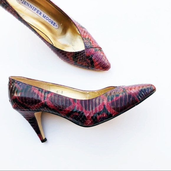 VINTAGE Snakeskin Reptile Pointy Toe Pumps - Picture 3 of 8